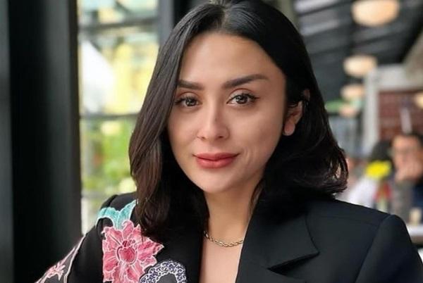 Selvi Kitty dan Rangga Ilham Bercerai Setelah Lima Tahun Membangun Rumah Tangga