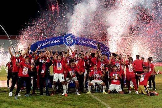 Sampaikan Salam dari Presiden Jokowi, Menpora Amali: Selamat Buat Bali United Jadi Juara