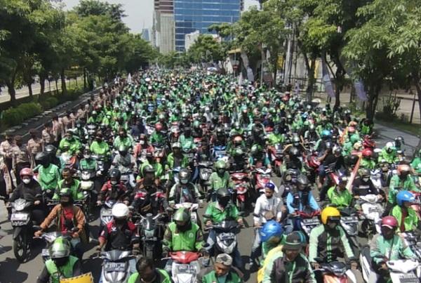 Komisi V DPR Kawal Kebijakan Potongan Tarif Ojol di Bawah 10 Persen