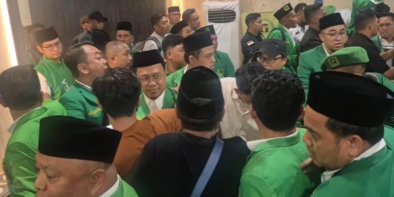 Muktamar X PPP Ricuh, Dua Ketua Umum Versi Aklamasi Muncul