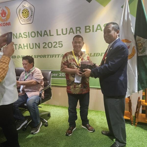 Surianto Sah Jadi Ketua Umum PB PSTI, KONI Serahkan Uang Rp1 Miliar