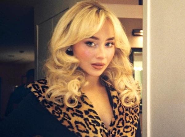 Sabrina Carpenter Dikritik PETA Usai Gunakan Burung Hidup Saat Tampil di Grammy Awards 2026