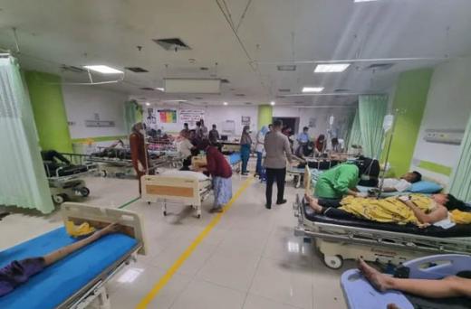 Bus Pulang Basamo Tabrak Tiang Listrik dan Terbalik di Indarung, Dua Orang Tewas
