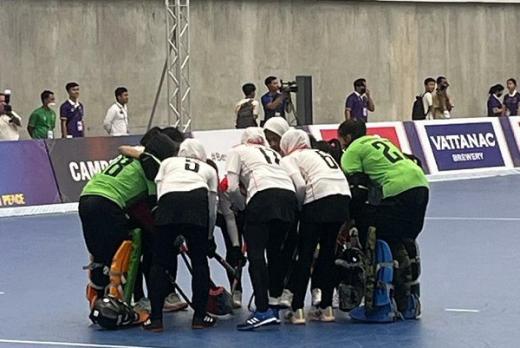 Langkah Awal Bagus, Timnas Hoki Indoor Putra dan Putri Indonesia Raih Kemenangan