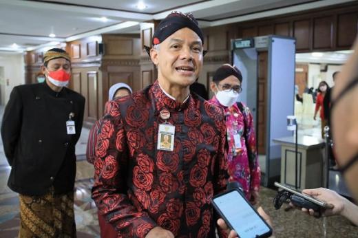Dicap Kemlinthi hingga Gubernur Medsos, Ini Jejak Panas Ganjar Vs PDIP