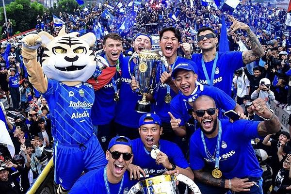 Konvoi Persib Bandung Juara, Bandung Lautan Biru