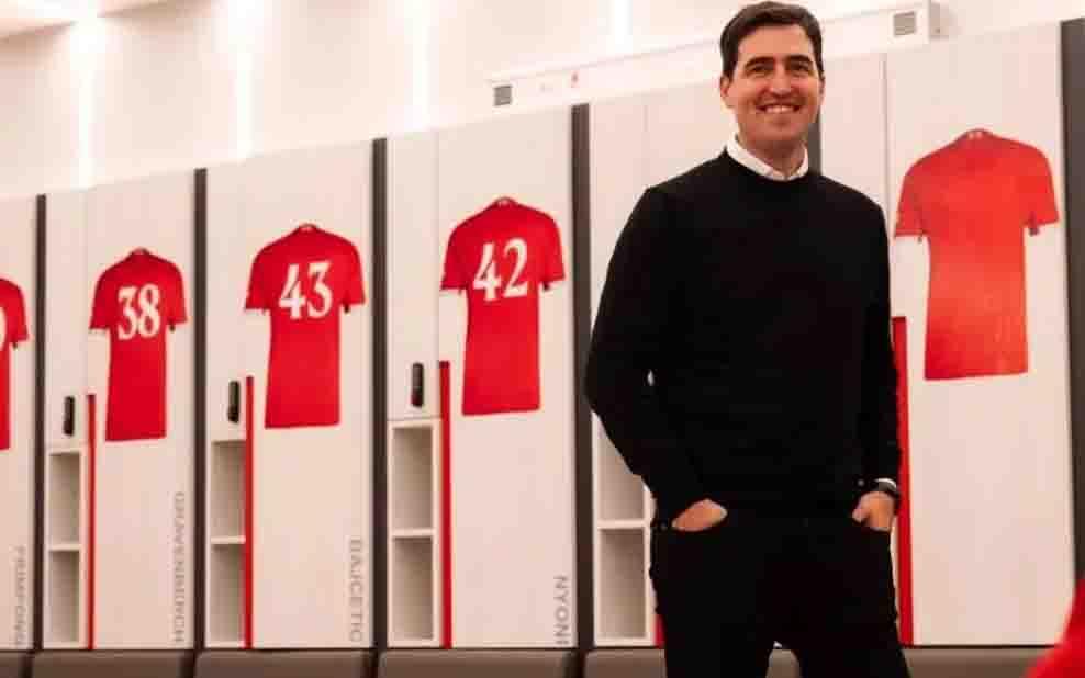 Tinggalkan Libur, Victor Munoz Percepat Gabung Skuad Liverpool