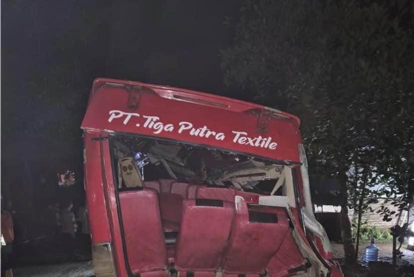 Perjalanan Berujung Maut, Empat Nyawa Melayang Akibat Elf Terguling di Sumedang