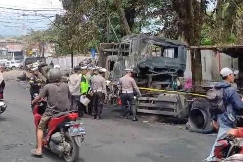 Kecelakaan Truk BBM di Cianjur Picu Kebakaran Hebat, Dua Orang Terluka Parah
