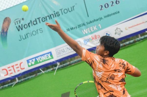 Hentikan Unggulan Keenam, Komang Hadapi Juara Seri Pertama
