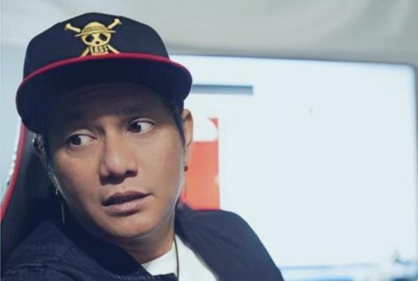 Chef Pencipta 1.500 Lagu, Sky Hando dengan Andalan Lagu Kopi