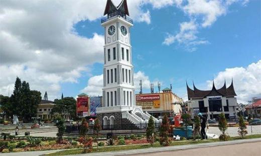 Pemkot Bukittinggi Tegur Pedagang Kreatif Lapangan yang Jualan tak Sesuai Aturan di Tempat Wisata