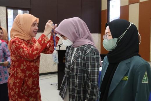 Perempuan di Kuningan Diharapkan Terus Kreatif dan Berdaya Saing Melalui Pelatihan Design Grafis