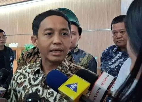 Menhut Tolak Amplop Bupati Kuansing Suhardiman Amby, KPK Ingatkan Proses Hukum Tetap Berjalan