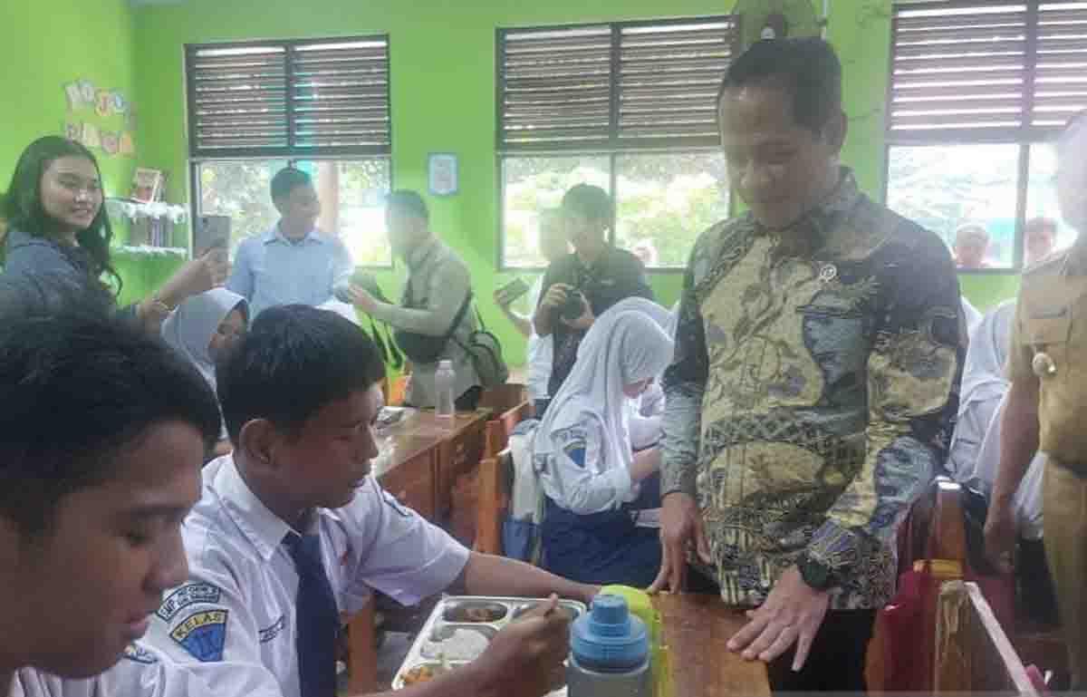 KLH Minta Pemda Tak Abaikan Sampah dari Program Makan Bergizi Gratis