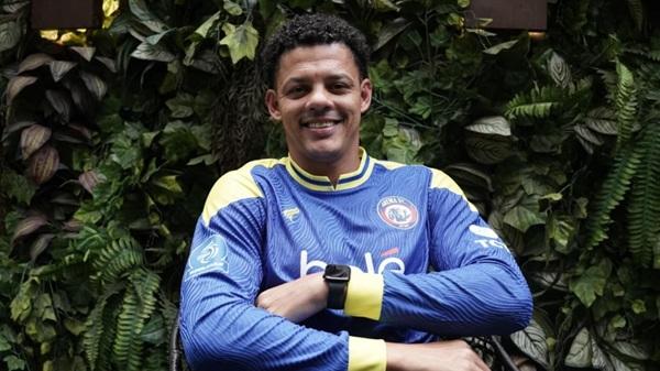 Arema FC Tambah Amunisi Di Lini Belakang, Datangkan Bek Brasil