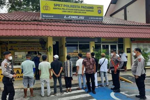 Pungut Parkir Hingga Rp10.000, 13 Orang Diamankan Polresta Padang
