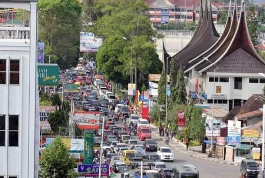 Kunjungan Meningkat, Pemkot Bukittinggi Tambah 9 Lokasi Parkir di Sekitar Jam Gadang