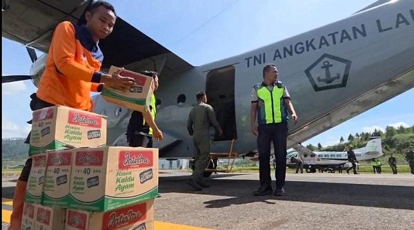Pesawat TNI AL Salurkan Bantuan Logistik Bagi Masyarakat Gayo Lues Aceh