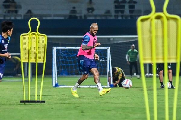 Sudab Berlatih, David Da Silva Siap Bela Persib Bandung di Laga Sisa