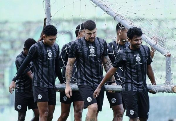 Respon Cepat Arema FC, Fokus Dan Komitmen Di 4 Laga Sisa
