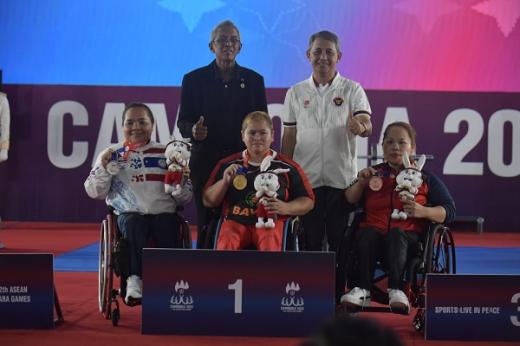 Lifter Putri Indonesia Rani Puji Raih Emas dan Pecahkan Rekor