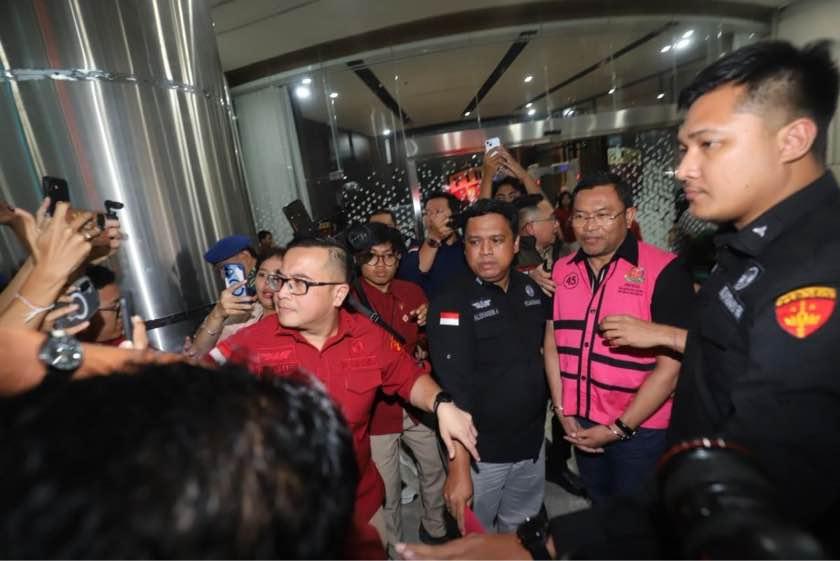 Dicopot lalu Ditahan Kejagung, Mantan Waka BGN Syok Berat di Hotel