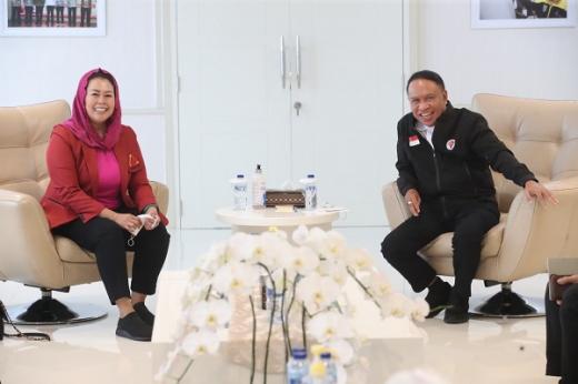 Audiensi dengan Menpora Amali, Yenny Wahid Laporkan Prestasi Panjat Tebing dan Rencana Kejuaraan Dunia