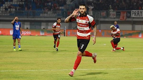 Dimitar Mitkov Jadi Satu-satunya Pemain Cetak Brace di Pekan Pertama