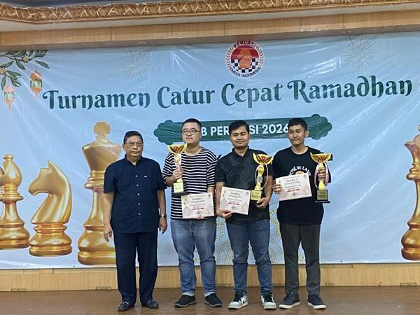 Kalah dari Novendra, Yoseph Juara Turnamen Catur Cepat Ramadan Cup 2026