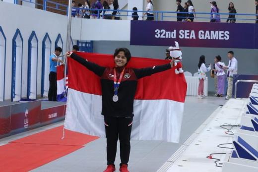 Gladies Sumbang Medali Perak Loncat Indah