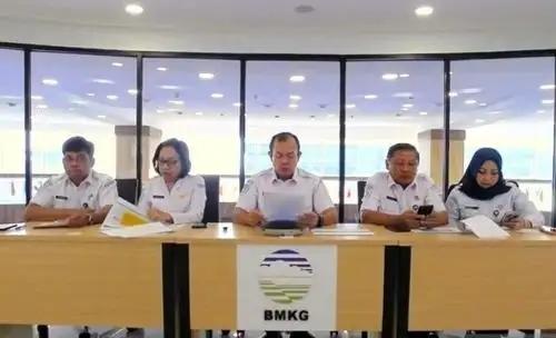 Kurang dari 10 Menit, Peringatan Dini Tsunami Keluar Pascagempa Laut Sulawesi