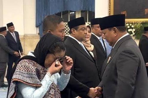 Nanik S Deyang Resmi Jabat Kepala Badan Gizi Nasional, Sempat Tersedu Saat Disalami Presiden