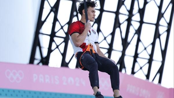 Veddriq Sumbang Emas Pertama dan Kumandangkan Lagu Indonesia Raya di Paris