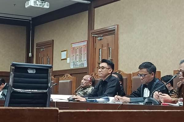 Tersandung Suap Rp40 M, Panitera PN Jakut Akui Nikmati Dolar Haram untuk Kebutuhan Pribadi