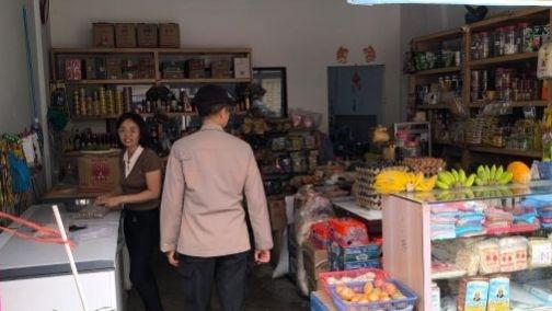 Polsek Senapelan Pekanbaru Cek Stok Sembako, Harga Kebutuhan Pokok Terpantau Tetap Stabil