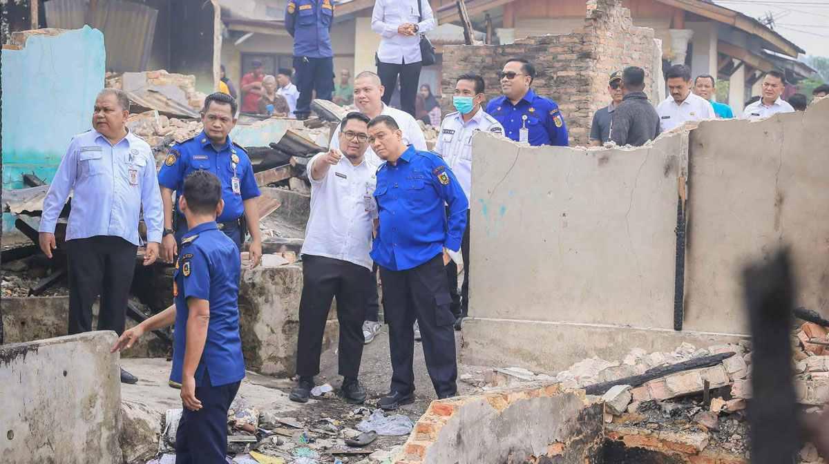 Pemkot Pekanbaru Salurkan Bantuan Lengkap untuk 7 Keluarga Korban Kebakaran Rumbai