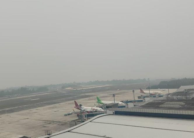 Kabut Asap Landa Pekanbaru, Tiga Pesawat Gagal Mendarat di Bandara SSK II Pagi Ini