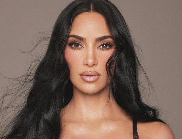Kim Kardashian dan Lewis Hamilton Kepergok Kencan di Super Bowl