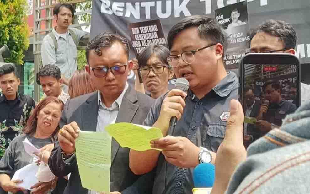 Surat Mosi Tidak Percaya Andrie Yunus Lawan Kilatnya Proses Peradilan Militer