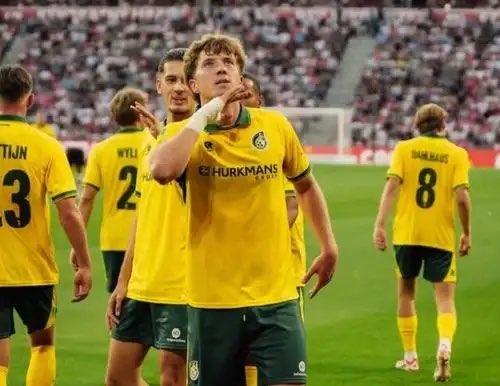 Aksi Romeny dan Hubner Warnai Laga Perdana Eredivisie