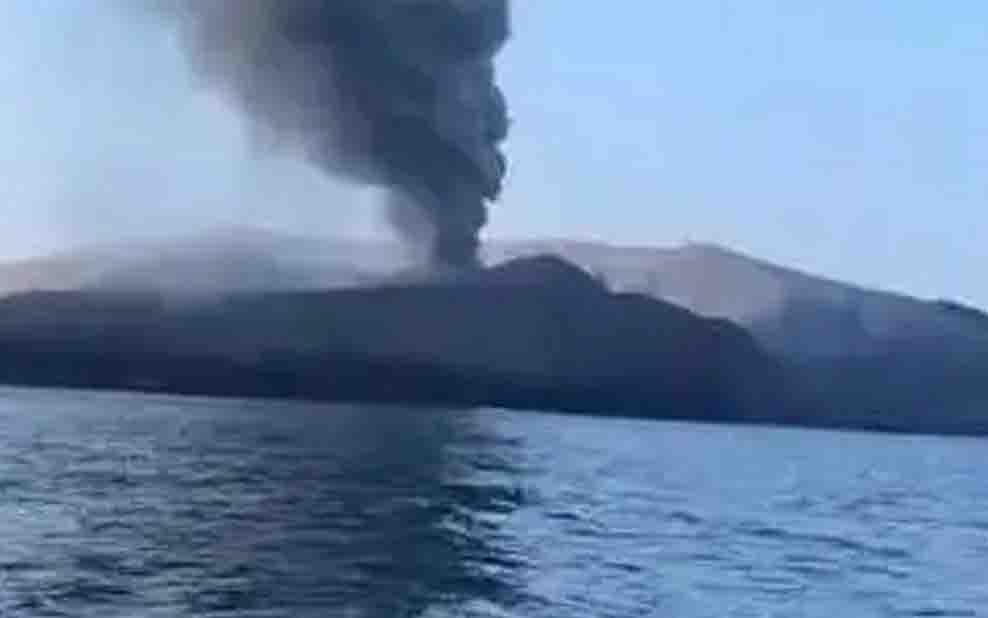 Waspada Abu Vulkanik, Erupsi Anak Krakatau Masih Berlangsung