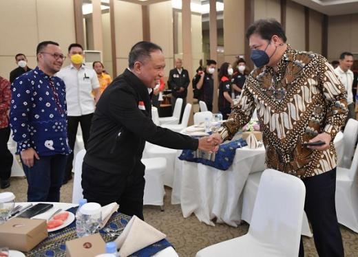 Airlangga Hartarto Terima Kasih kepada Menpora Amali yang Fasilitasi Cabor Wushu dan Kickboxing
