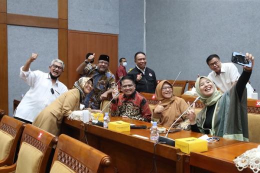 Apresiasi Menpora Amali, Komisi X DPR RI: Anggaran Terbatas Mash Torehkan Prestasi