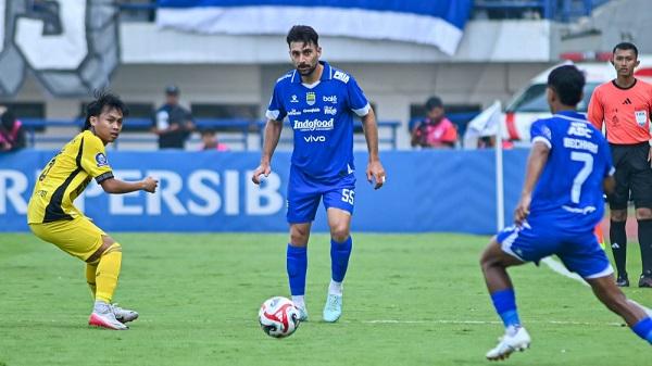 Frans Putros Jalankan Peran Baru Sebagai Wing Back Kiri