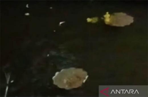 Viral di Medsos, Pemkab Agam Tegur Pedagang Pecel Lele yang Buang Sampah ke Selokan