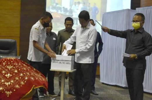 Muzli M Nur Pimpin BK DPRD Sumbar