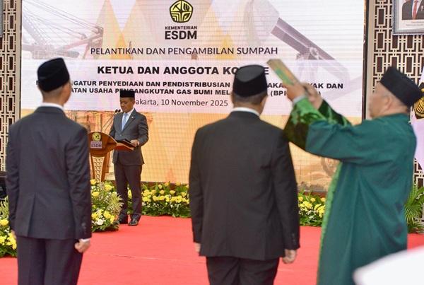 Lantik Ketua dan Anggota Komite BPH Migas, Menteri Bahlil: Jangan Lagi Dibuat Mahal-mahal