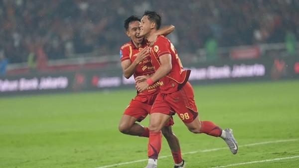 Cetak Dua Gol, Eksel Runtukahu Dapat Pujian Mauricio