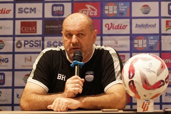 Tren Buruk Persib Dari Bali United Tidak Penting Bagi Hodak